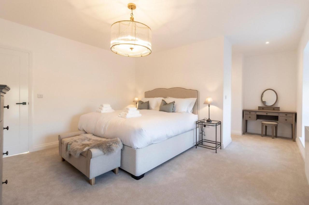 New Sleek & Stylish 2Bd Flat - Heart Of Haworth Apartment Keighley Bagian luar foto