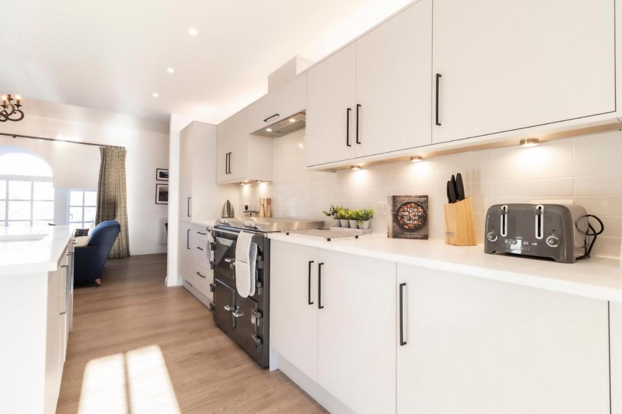 New Sleek & Stylish 2Bd Flat - Heart Of Haworth Apartment Keighley Bagian luar foto