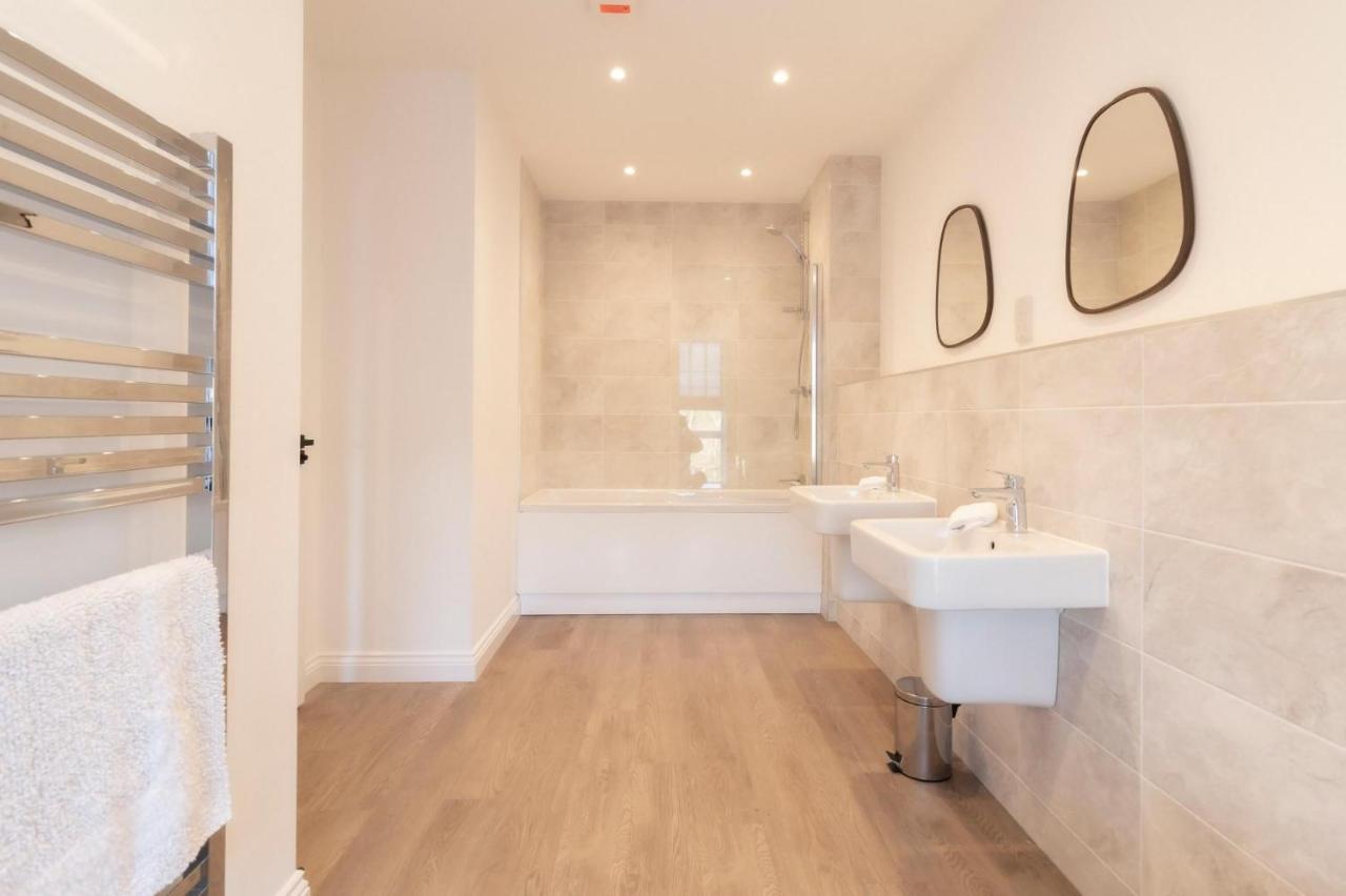 New Sleek & Stylish 2Bd Flat - Heart Of Haworth Apartment Keighley Bagian luar foto